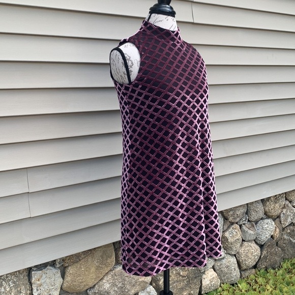 Teezeme Velvet Lattice Print Swing Dress - Black/Mauve - Picture 3 of 10